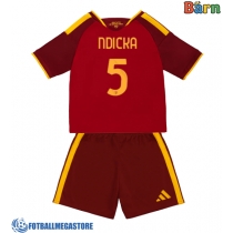 Fotballdrakt Barn AS Roma Evan Ndicka #5 Hjemmedraktsett 2026-27 Kortermet (+ Korte bukser)